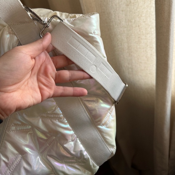 Go Dash Dot Iridescent White Tote Bag - Picture 2 of 11